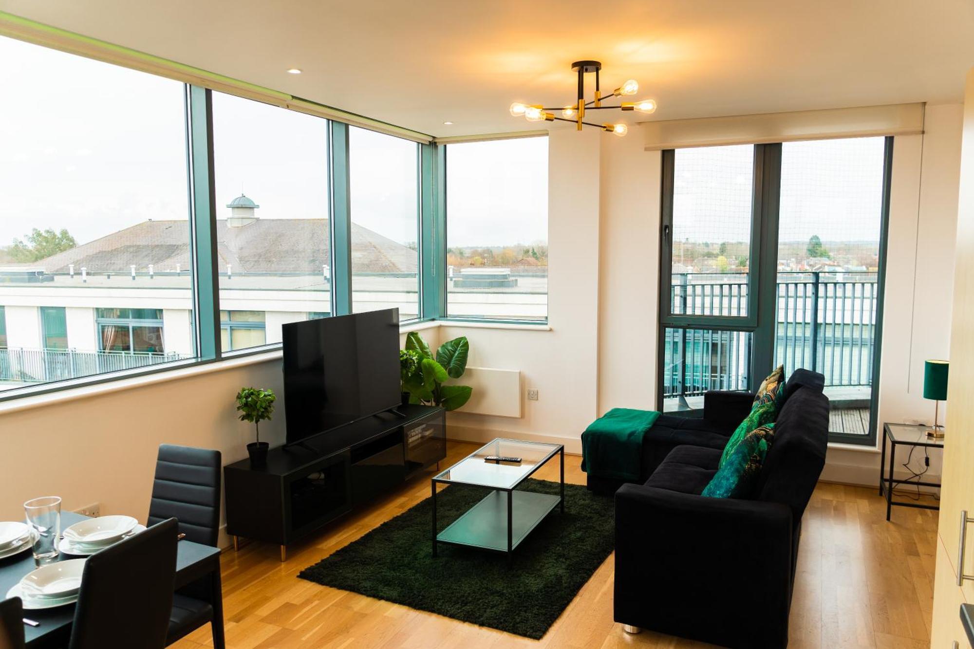 The Regency Suite - Modern 2-Bed 1-Bath Apartment Chertsey Ngoại thất bức ảnh